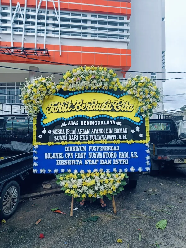 Bunga Papan Turut Berduka Cita Deluxe